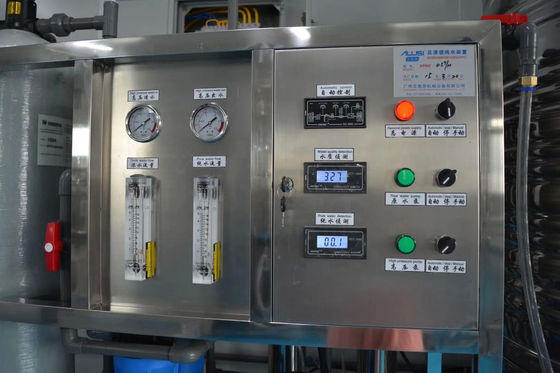 1TPH 2.1kW-380-415V 2xSS304 Tanks Brackwasser Umkehrosmosewasseranlage
