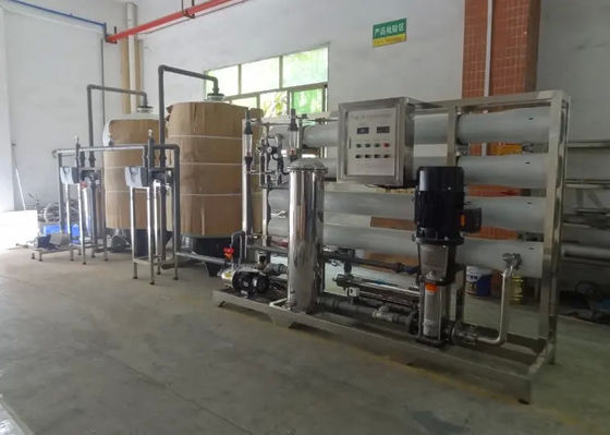 8TPH 14kW FRP Tanks RO Industrie-Auto Trinkwasserreinigungsmaschine mit Betriebszustandsanzeigen