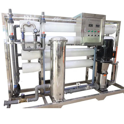 8TPH 14kW FRP Tanks RO Industrie-Auto Trinkwasserreinigungsmaschine mit Betriebszustandsanzeigen