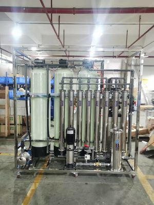 1.5TPH Salzwasser Umkehrosmoseanlage SS304 Skid 3,0 kW Schnelle Vorlaufzeit 1,7 kW-380-415 V Systeminstallationsleistung