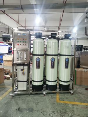 PRO-ST8080/15 1,5TPH Brackwasser-Umkehrosmoseanlage SS304 Skid 3,0kW Kurze Lieferzeit