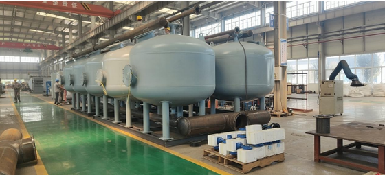 Industrieller Mehrschichtfilterbehälter mit hoher Durchflusskapazität und kundenspezifischem Design für die Wasseraufbereitung
