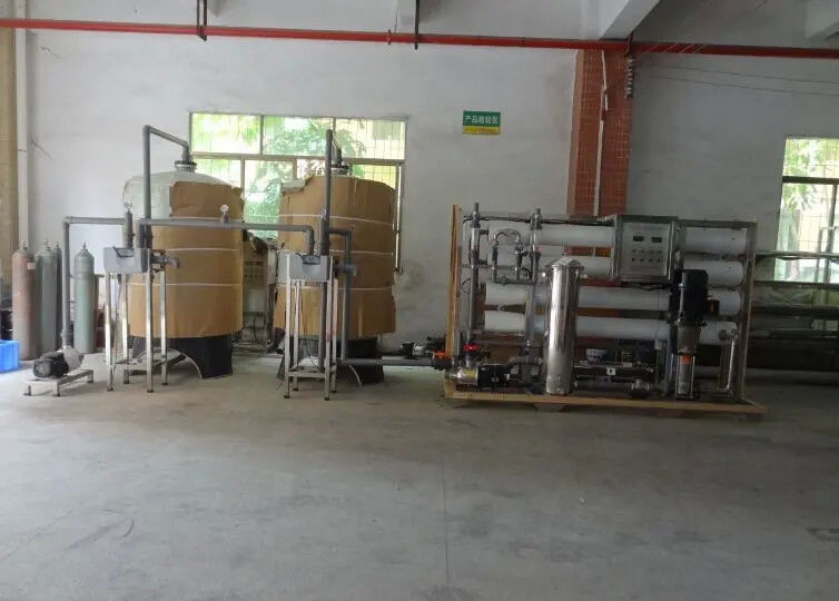 8TPH 14kW FRP Tanks RO Industrie-Auto Trinkwasserreinigungsmaschine mit Betriebszustandsanzeigen